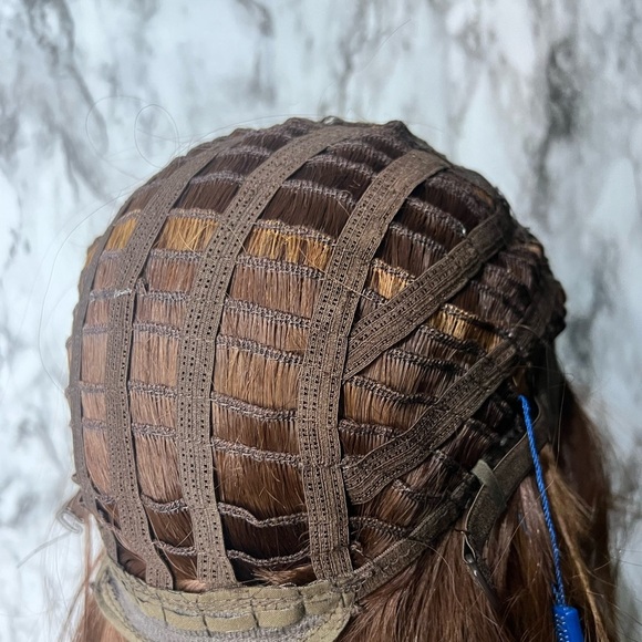 33 Inch Ombre Brown & Blonde wig with highlights with bangs - Picture 10 of 14